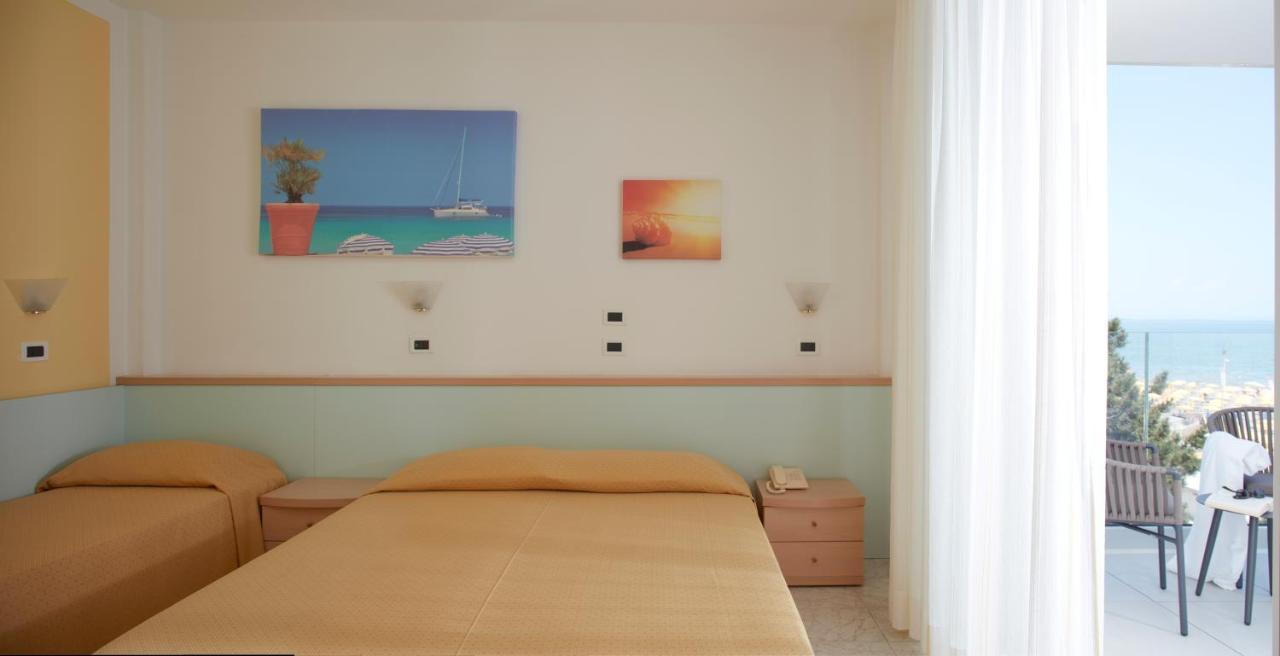 Hotel Pelikan Lignano Sabbiadoro Exteriör bild