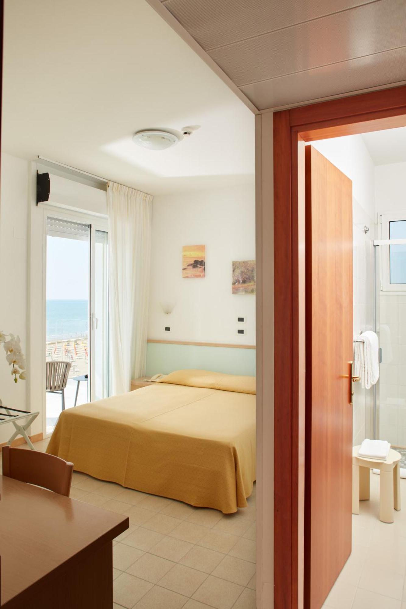 Hotel Pelikan Lignano Sabbiadoro Exteriör bild