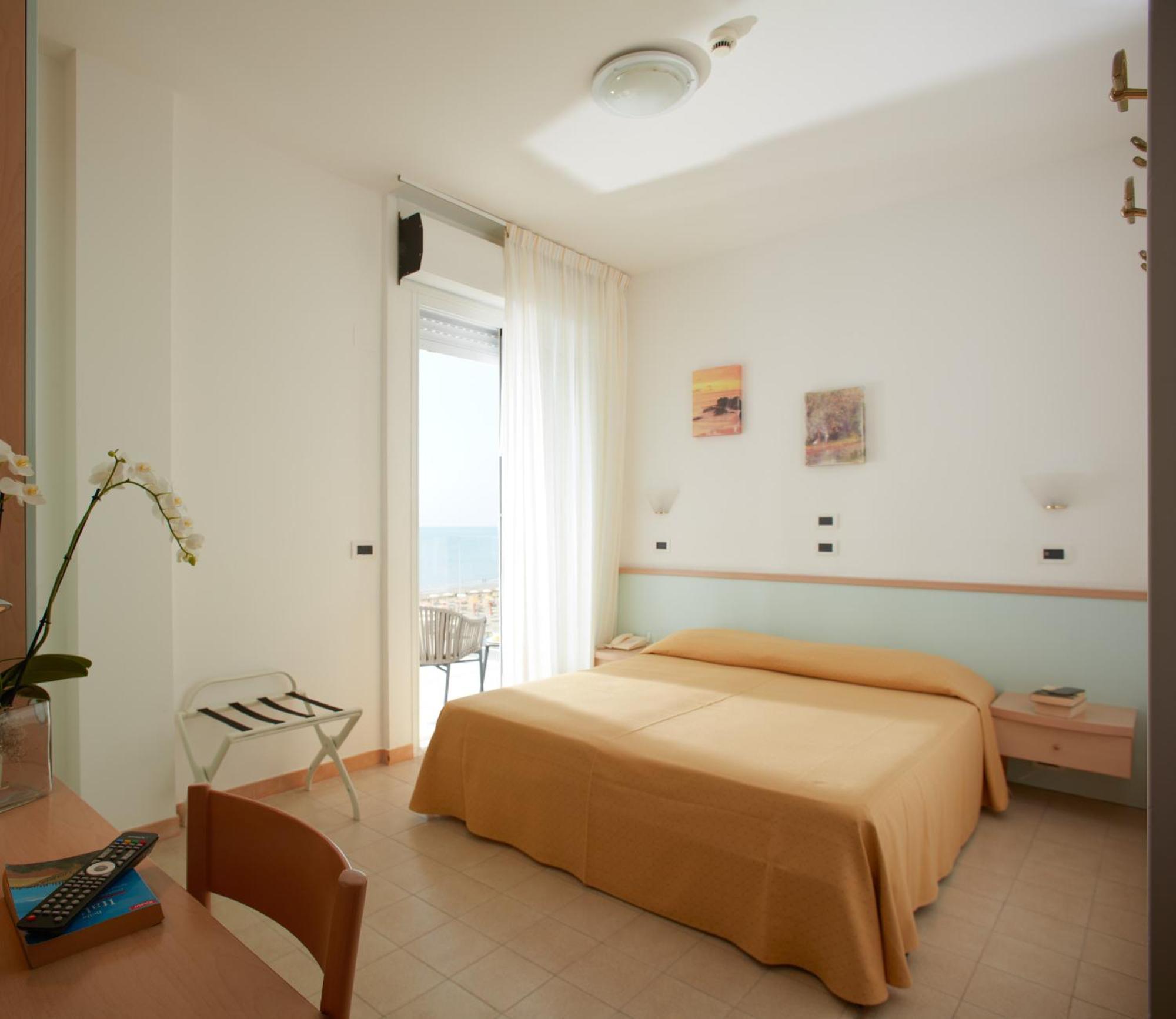 Hotel Pelikan Lignano Sabbiadoro Exteriör bild