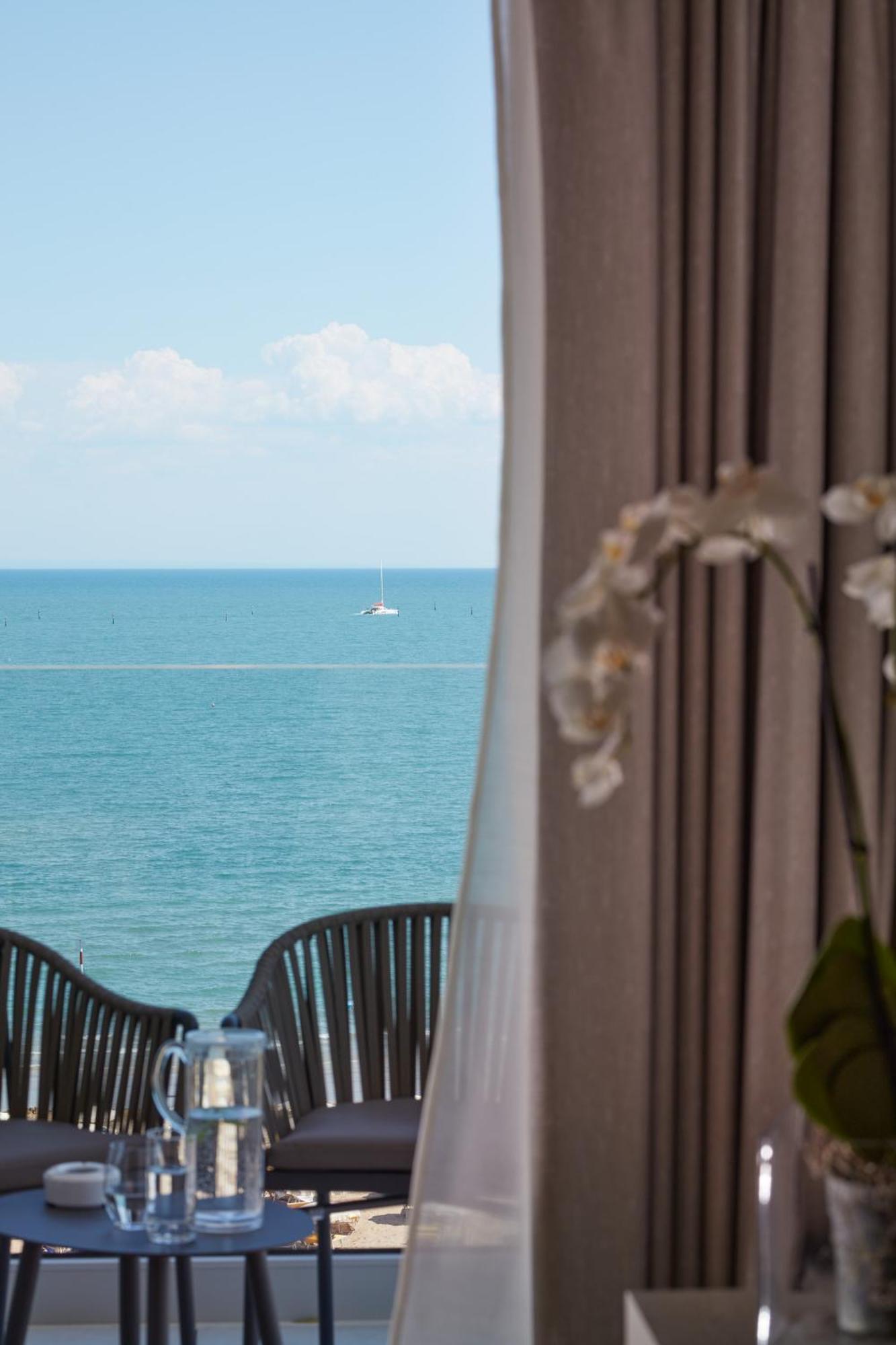 Hotel Pelikan Lignano Sabbiadoro Exteriör bild