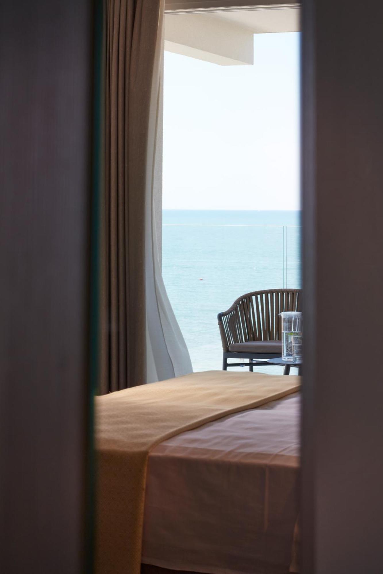 Hotel Pelikan Lignano Sabbiadoro Exteriör bild