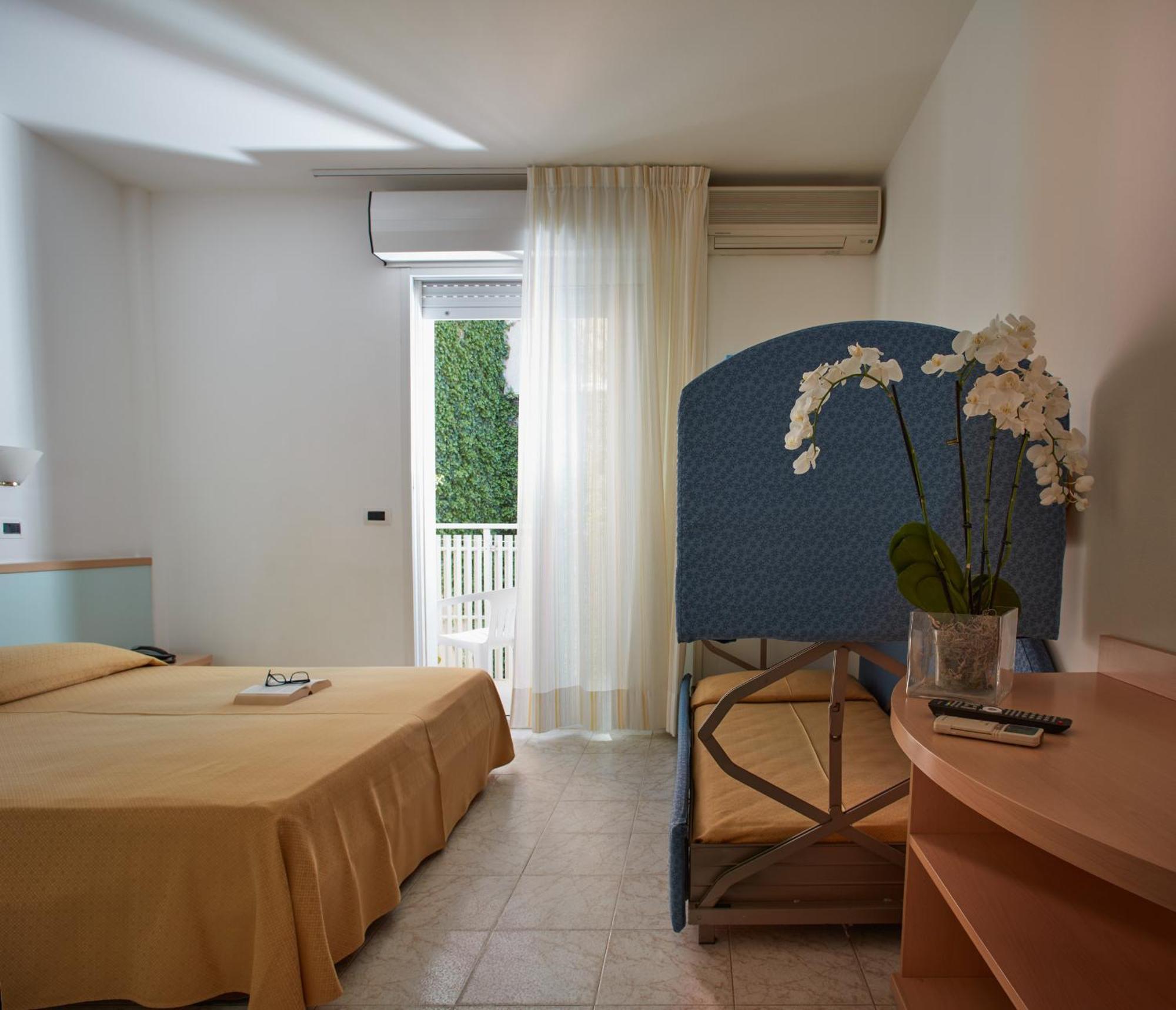 Hotel Pelikan Lignano Sabbiadoro Exteriör bild