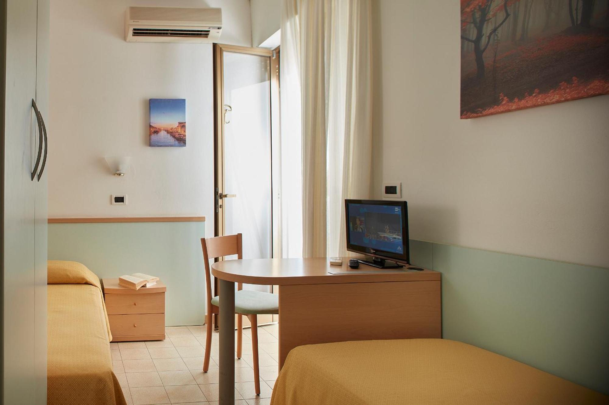 Hotel Pelikan Lignano Sabbiadoro Exteriör bild