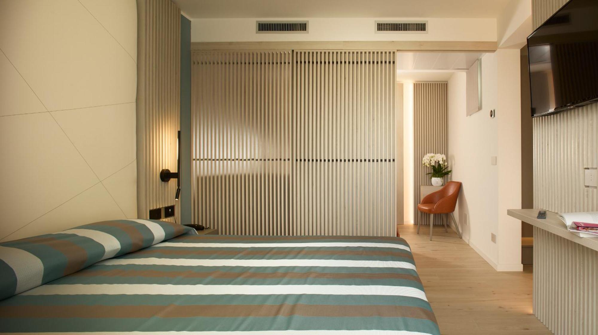 Hotel Pelikan Lignano Sabbiadoro Exteriör bild