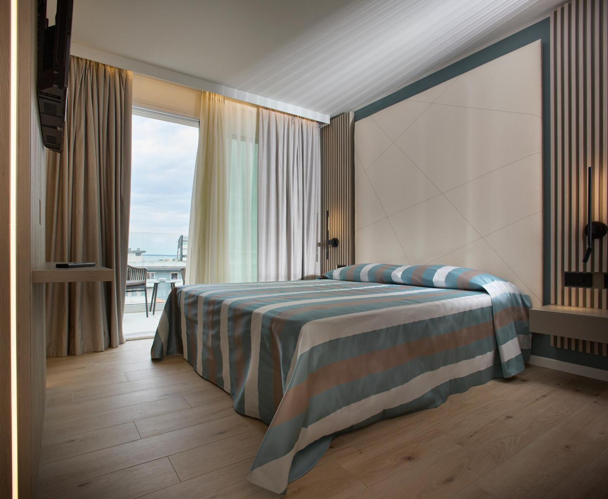 Hotel Pelikan Lignano Sabbiadoro Exteriör bild