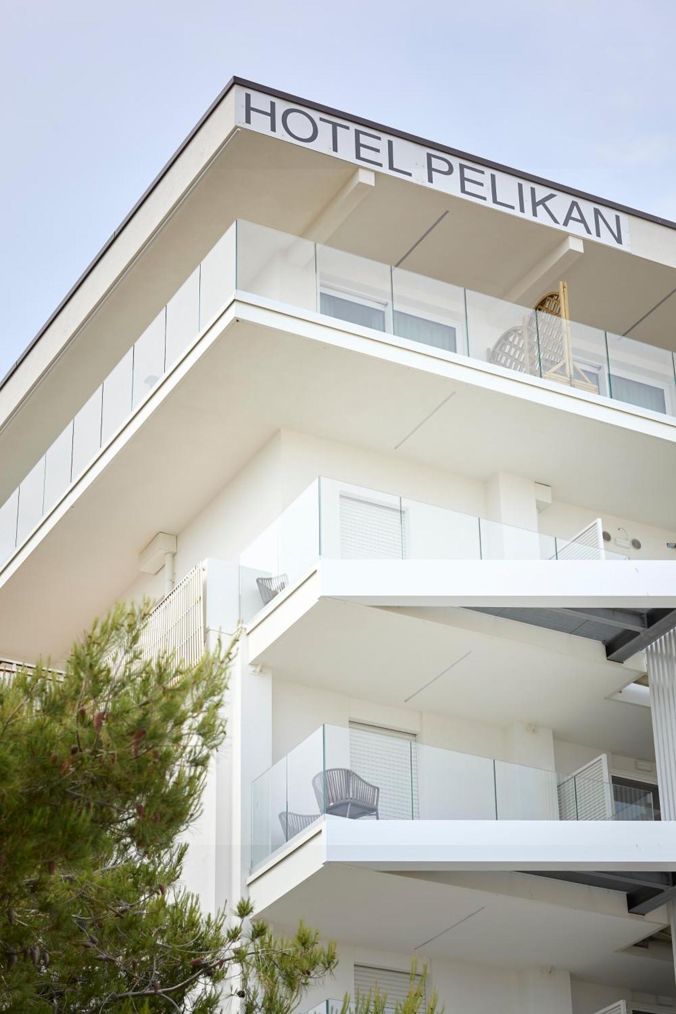 Hotel Pelikan Lignano Sabbiadoro Exteriör bild